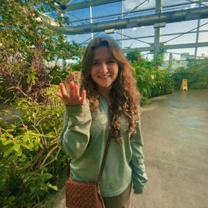 Meet your Posher, Adah